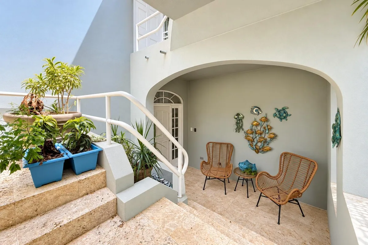 2 Elizabeth GNS — For sale